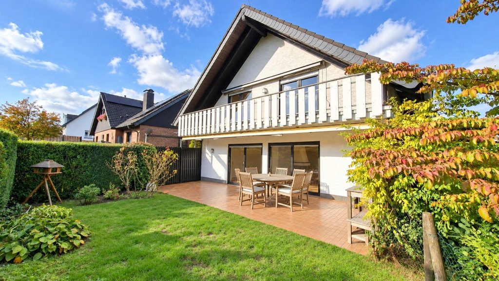 Immobilienangebot - Much - Haus - Viel Platz für die ganze Familie – großzügiges Einfamilienhaus mit Einliegerwohnung & Sauna