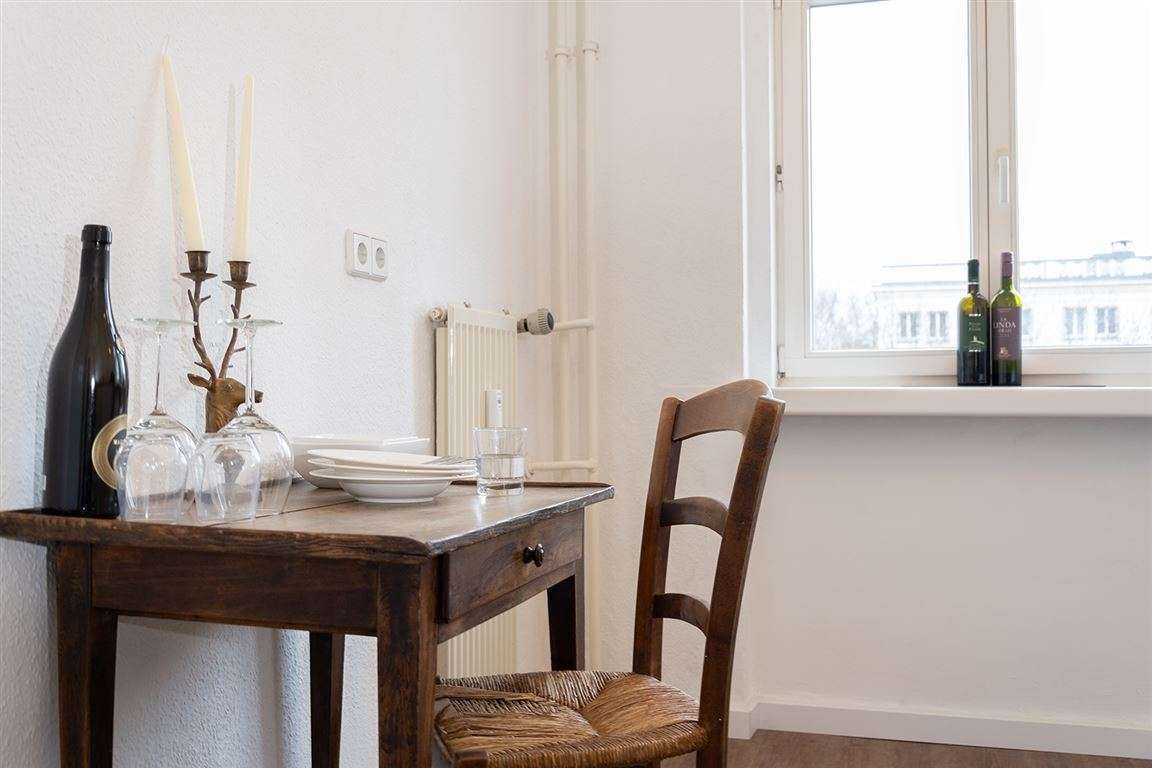 Immobilienangebot - Berlin - Alle - Klassische Altbauwohnung in begehrtem Denkmalensemble
