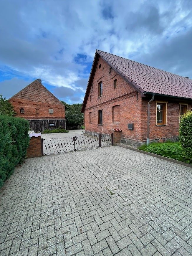 Immobilienangebot - Putlitz - Alle - Zwischen HH & Berlin – Bauernhaus, Scheune, Teich, Streuobstwiese