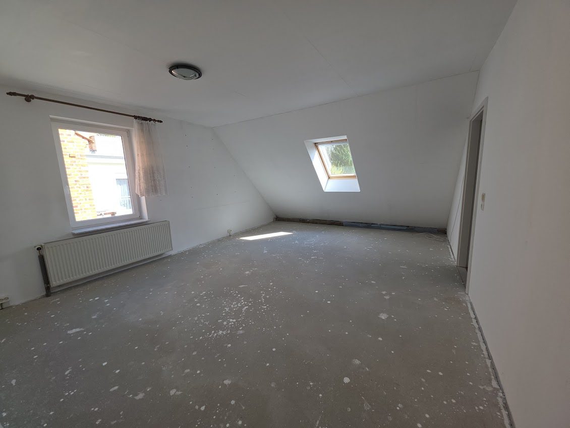 Immobilienangebot - Alt Ruppin - Alle - Direkt am Rhin: Haus im Altstadtkern mit Gäste-Bungalow und privater Uferfront