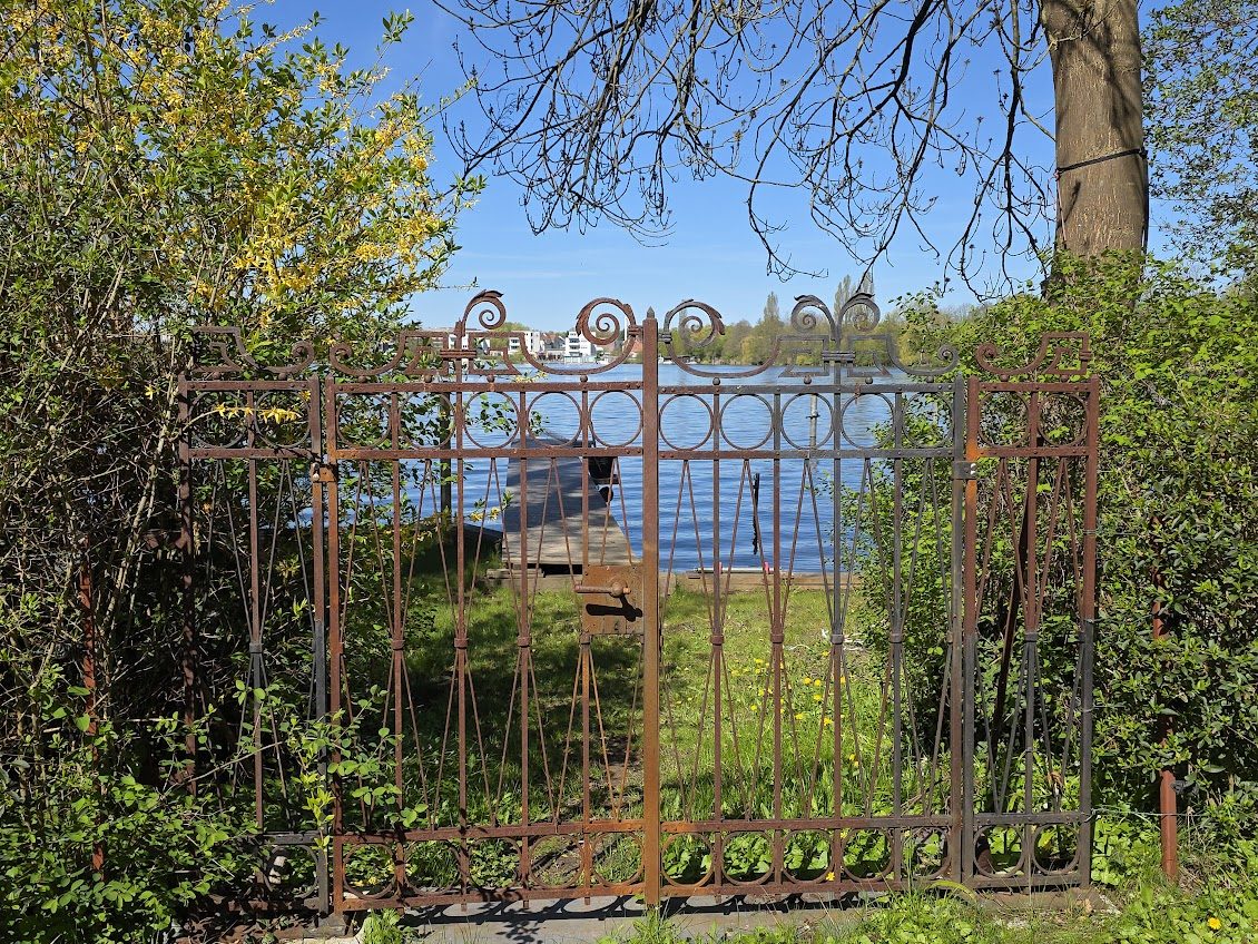Immobilienangebot - Neuruppin - Alle - 1A Lage mit Bootsanleger - und 25 Meter Uferfront