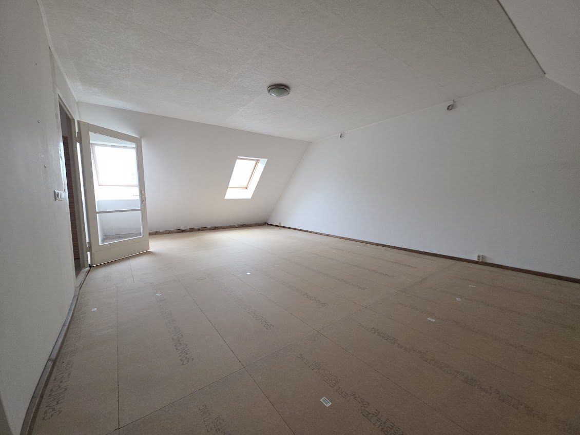 Immobilienangebot - Alt Ruppin - Alle - Direkt am Rhin: Haus im Altstadtkern mit Gäste-Bungalow und privater Uferfront