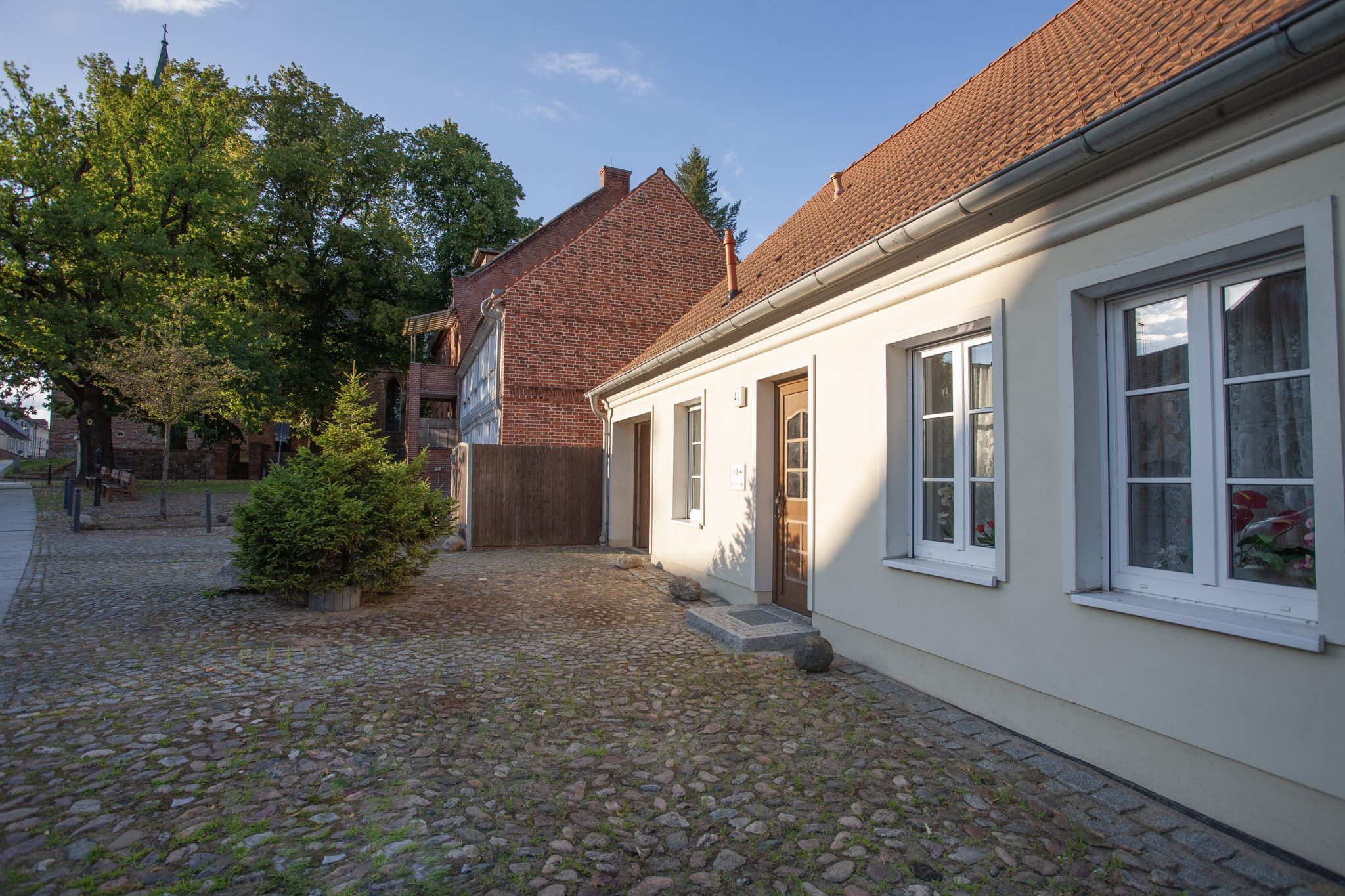 Immobilienangebot - Alt Ruppin - Alle - Ein besonderer Platz am Rhin: Haus, Datsche und eigener Wasserzugang