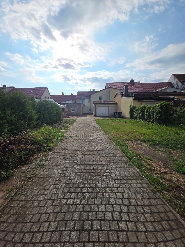 Immobilienangebot - Zehdenick - Alle - Viel Platz hinter historischer Stadtkulisse – Stadthaus mit Garten, Innenhof und Ausbaupotenzial