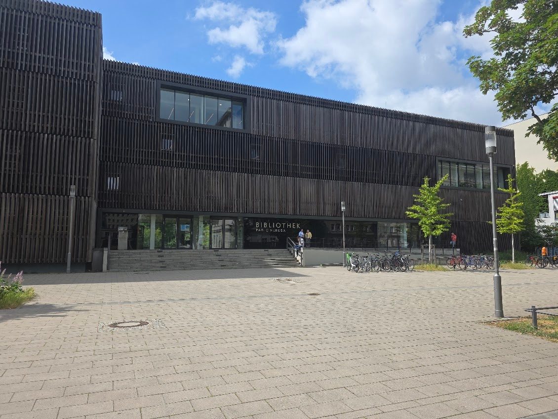 Immobilienangebot - Berlin - Alle - Über den Dächern Berlins – Stilvoll wohnen in einem architektonischen Wahrzeichen