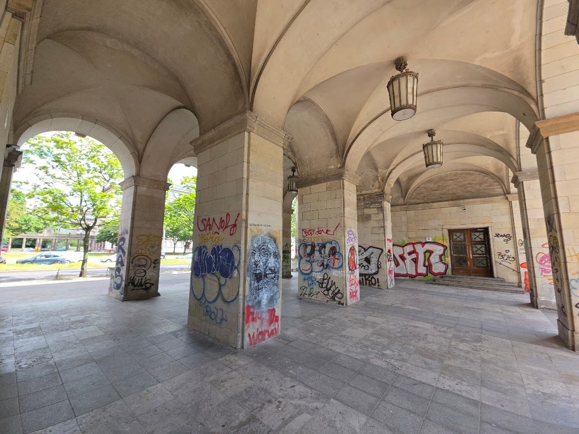 Immobilienangebot - Berlin - Alle - Über den Dächern Berlins – Stilvoll wohnen in einem architektonischen Wahrzeichen