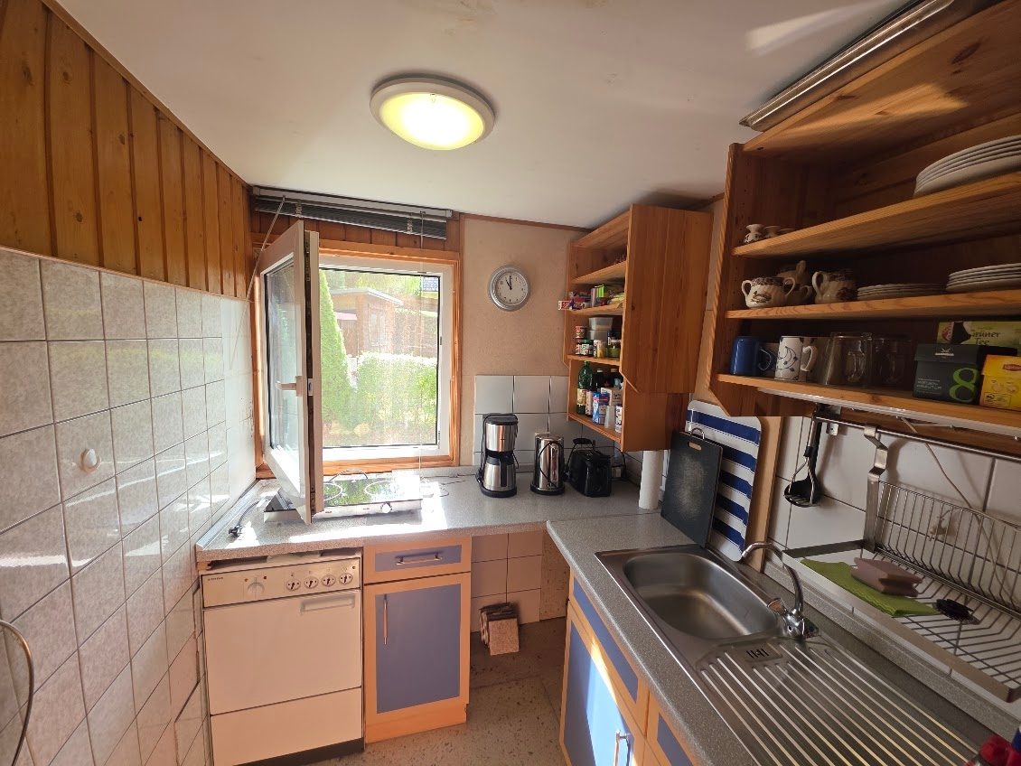 Immobilienangebot - Neuruppin - Alle - Fast erste Reihe zum See: Zwei Datschen mit Bootshaus und Steg