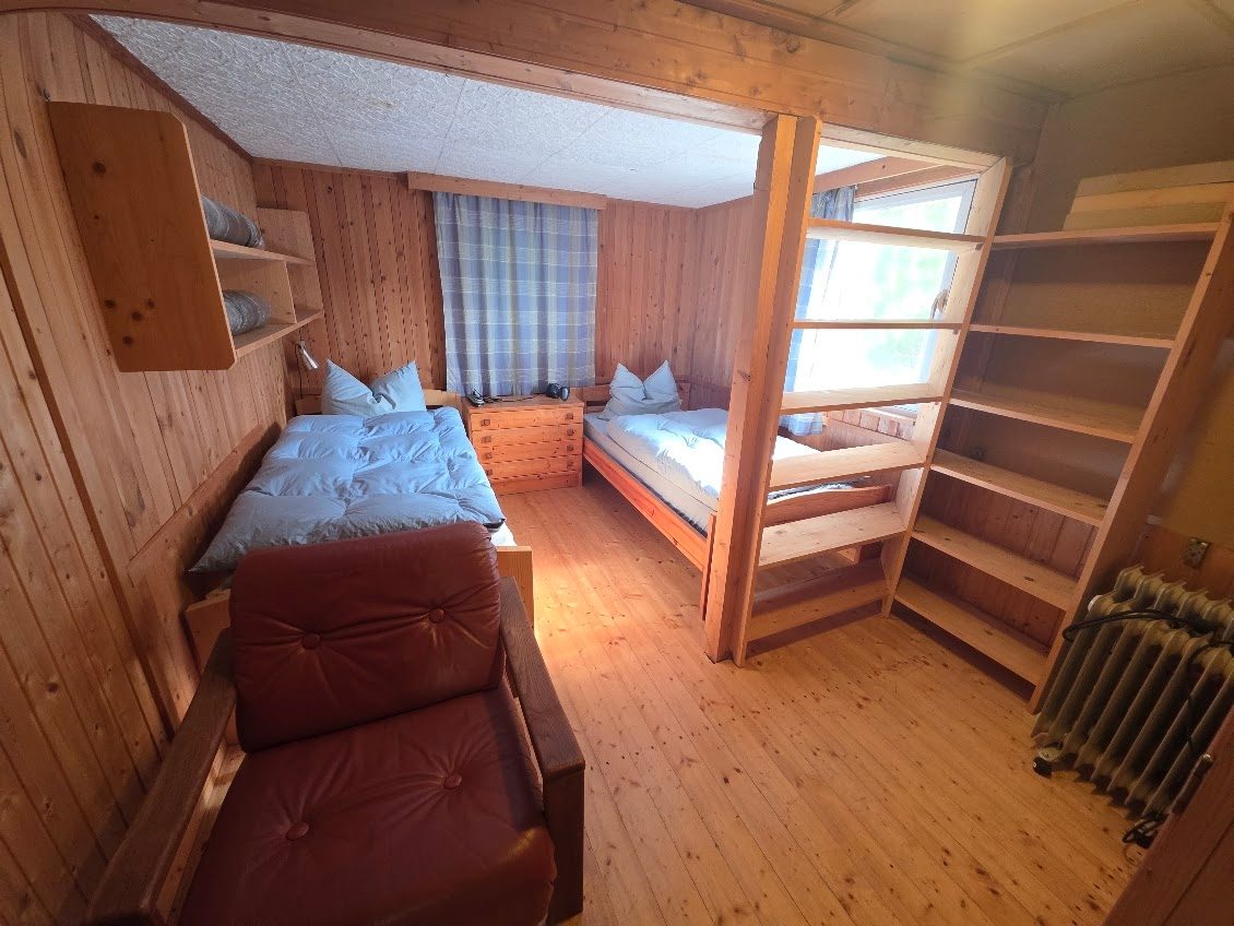Immobilienangebot - Neuruppin - Alle - Fast erste Reihe zum See: Zwei Datschen mit Bootshaus und Steg