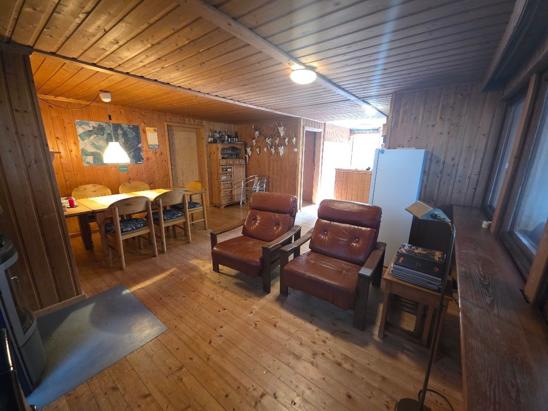 Immobilienangebot - Neuruppin - Alle - Fast erste Reihe zum See: Zwei Datschen mit Bootshaus und Steg