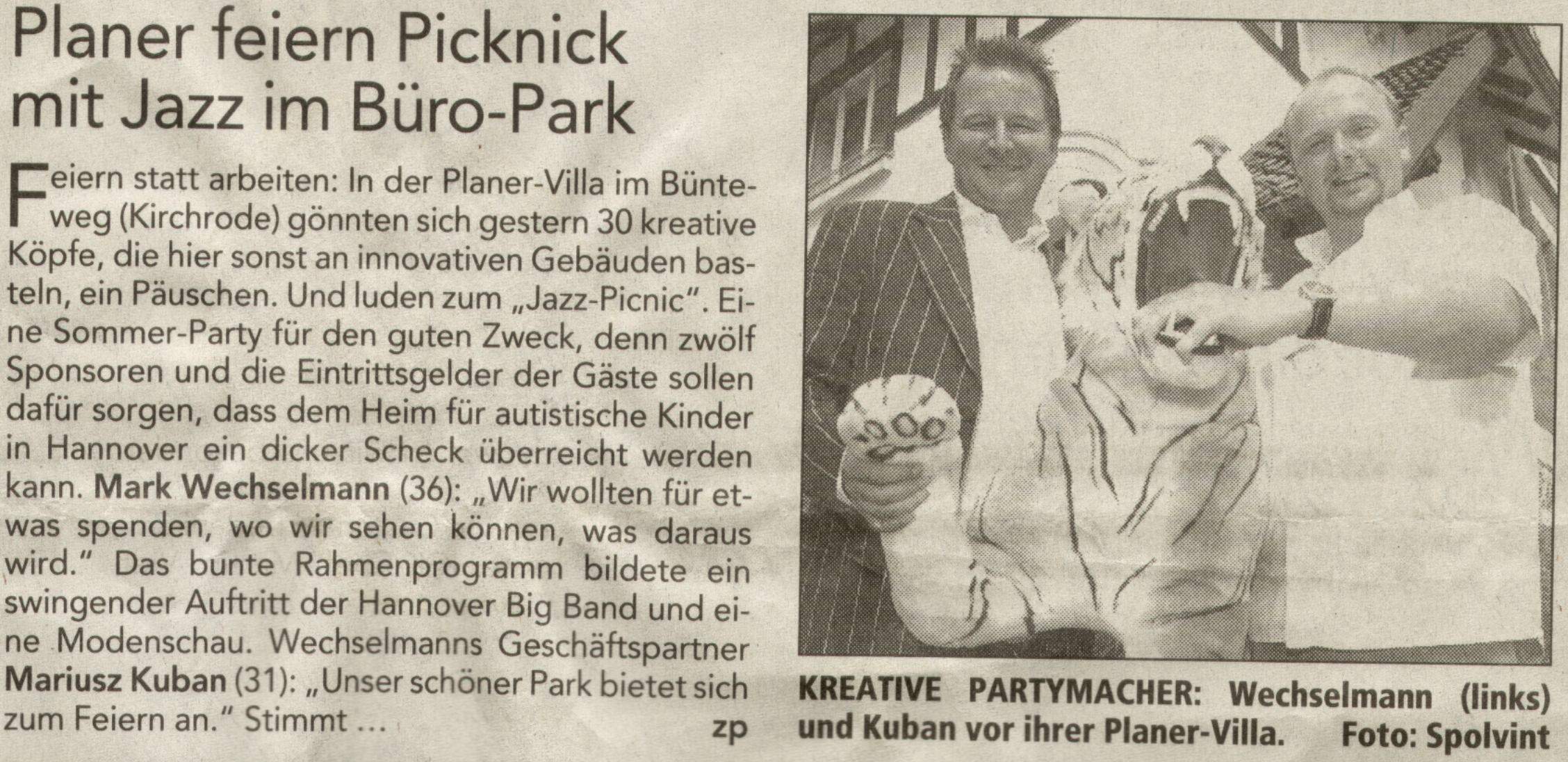 Planer feiern Picknick mit Jazz im Büro-Park