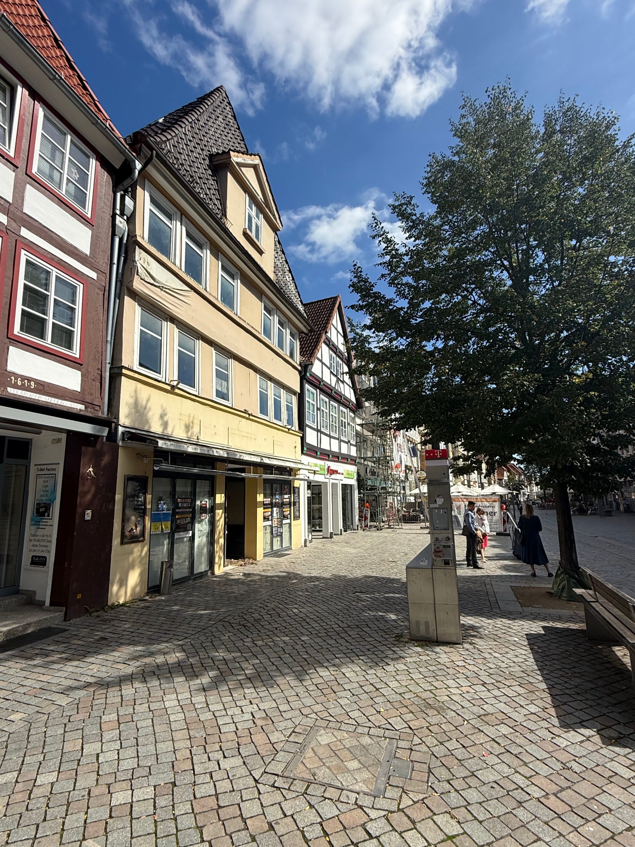 Immobilienangebot - Hameln - Alle - Historisches Wohn- und Geschäftshaus mit Entwicklungspotenzial - Top-Lage der Hamelner Fußgängerzone