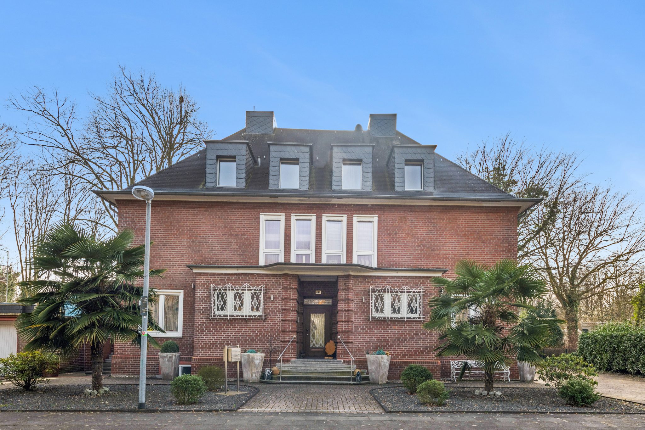 Immobilienangebot - Hürth - Alle - Repräsentative denkmalgeschützte Villa – historisches Direktorenhaus von 1929