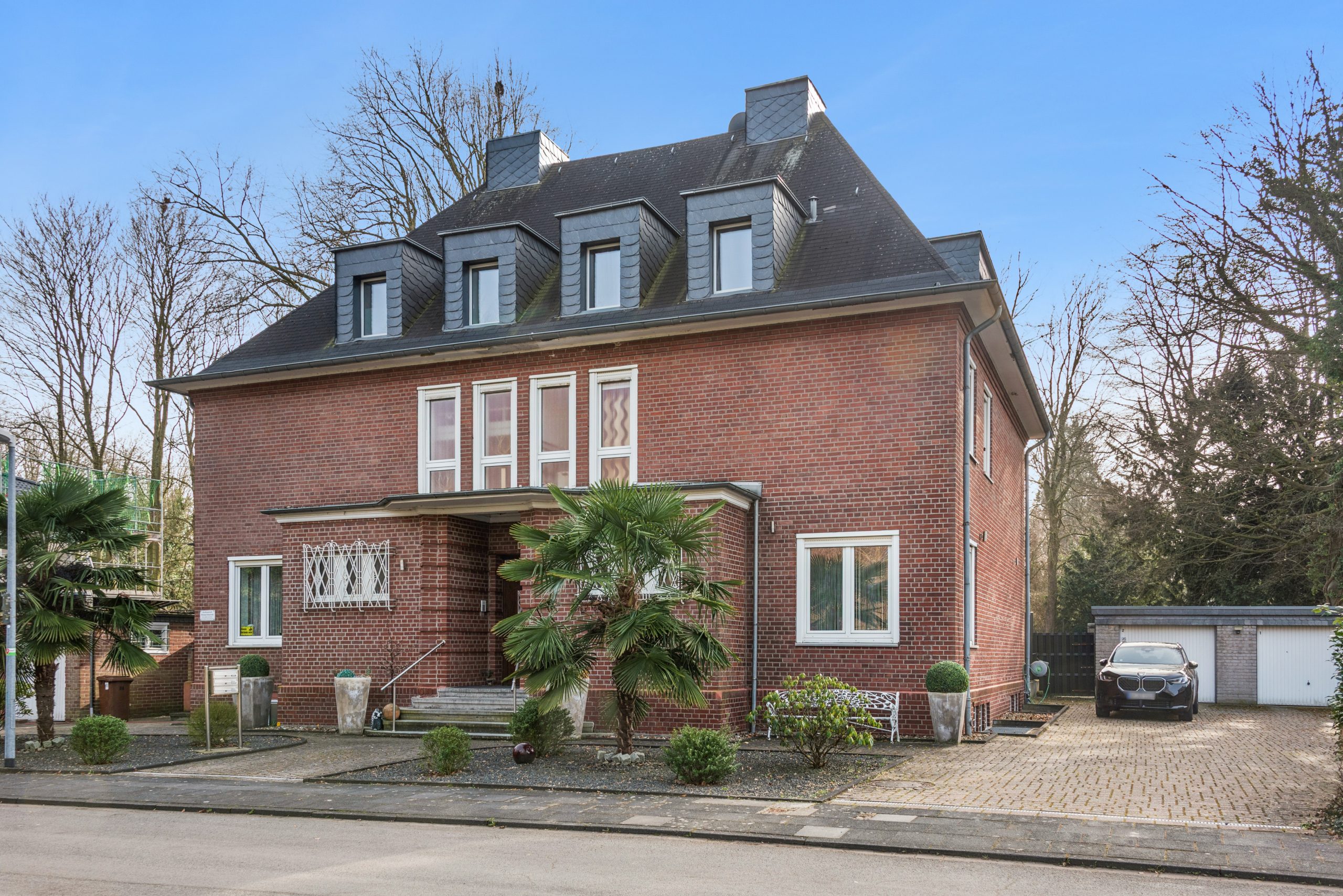 Immobilienangebot - Hürth - Alle - Repräsentative denkmalgeschützte Villa – historisches Direktorenhaus von 1929