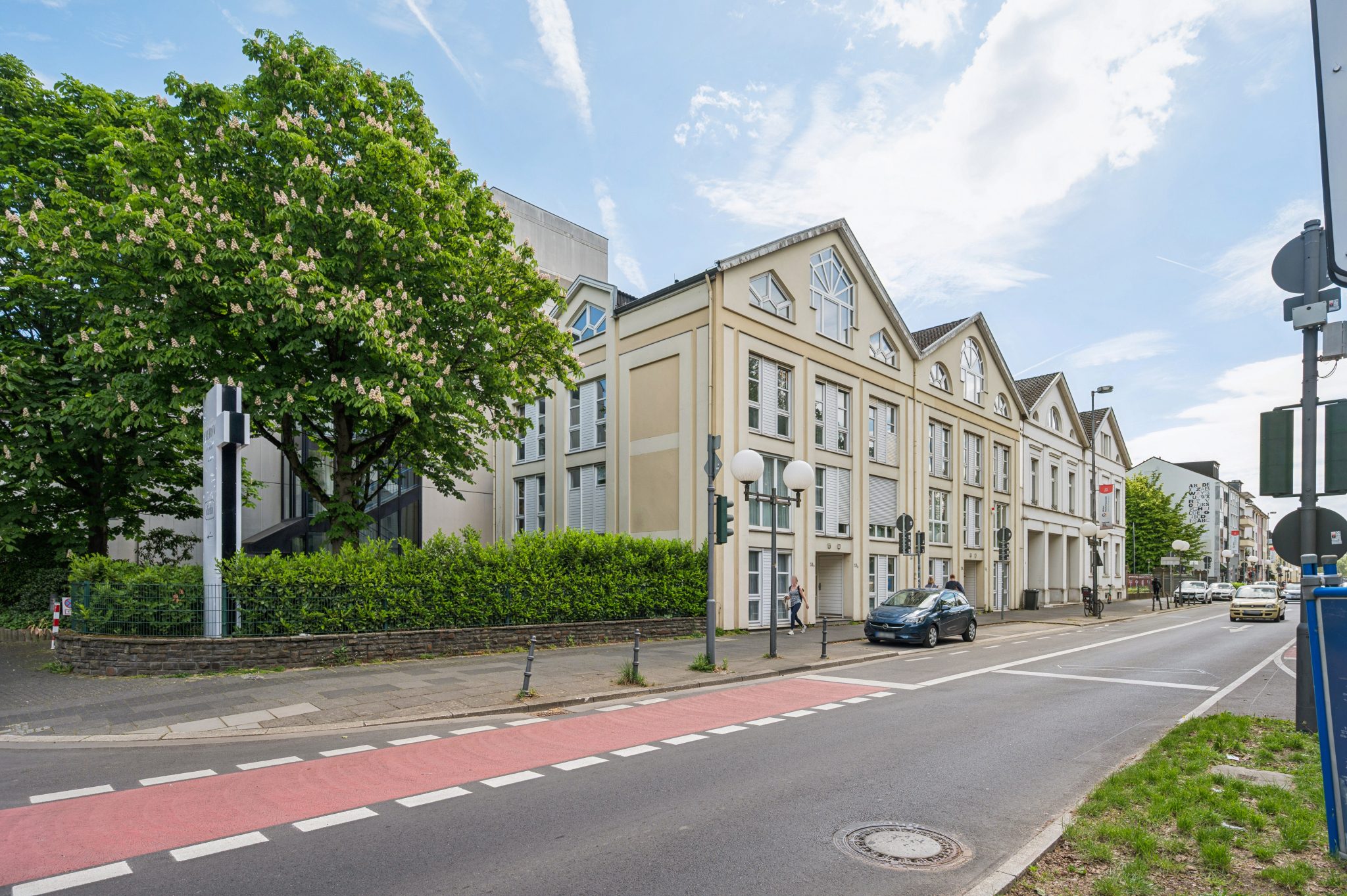 Immobilienangebot - Bonn - Alle - Exklusive Gewerbeeinheit mit drei TG-Plätzen in erstklassiger Lage von Bonn – direkt am Hofgarten