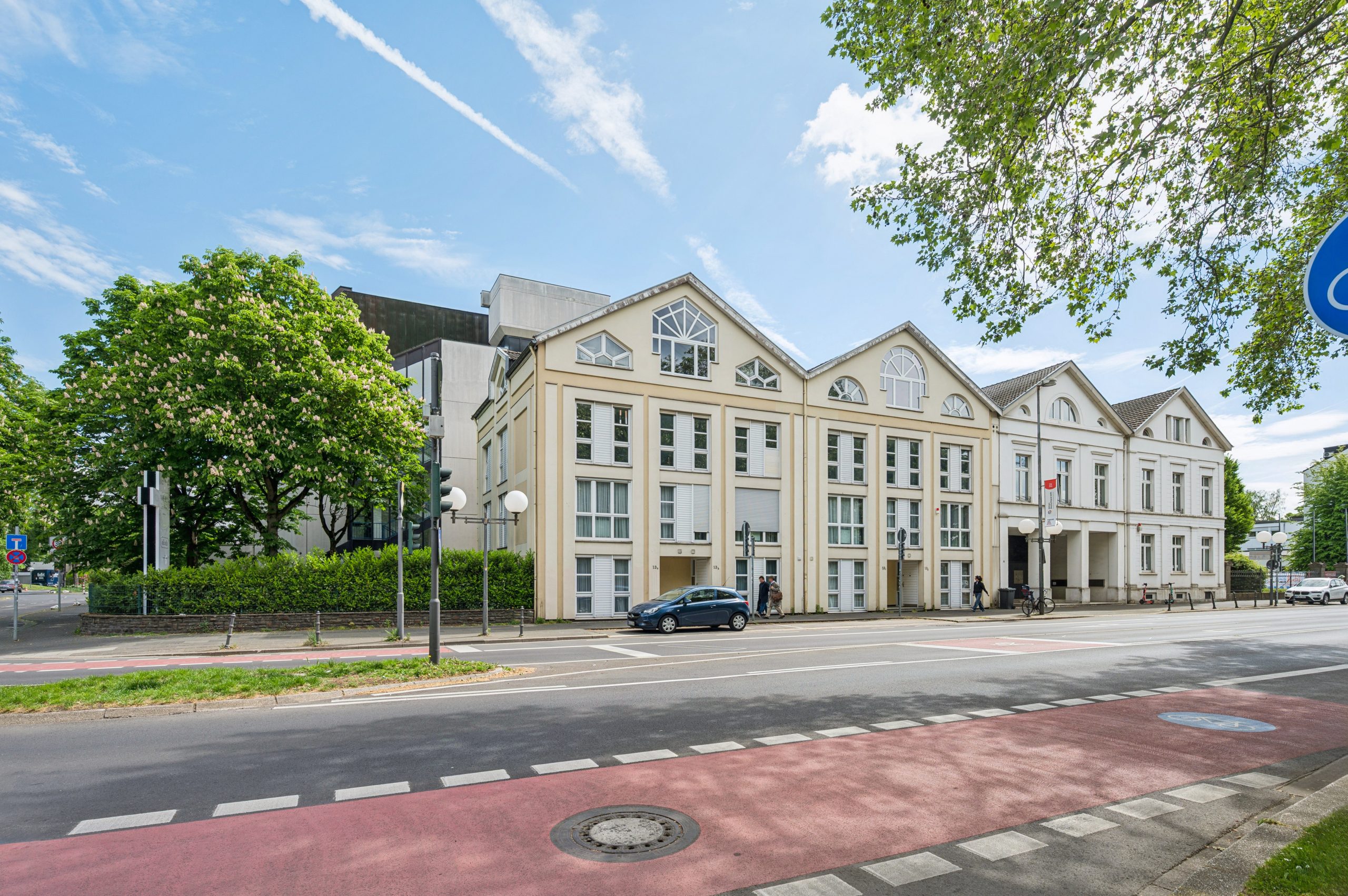 Immobilienangebot - Bonn - Alle - Exklusive Gewerbeeinheit mit drei TG-Plätzen in erstklassiger Lage von Bonn – direkt am Hofgarten