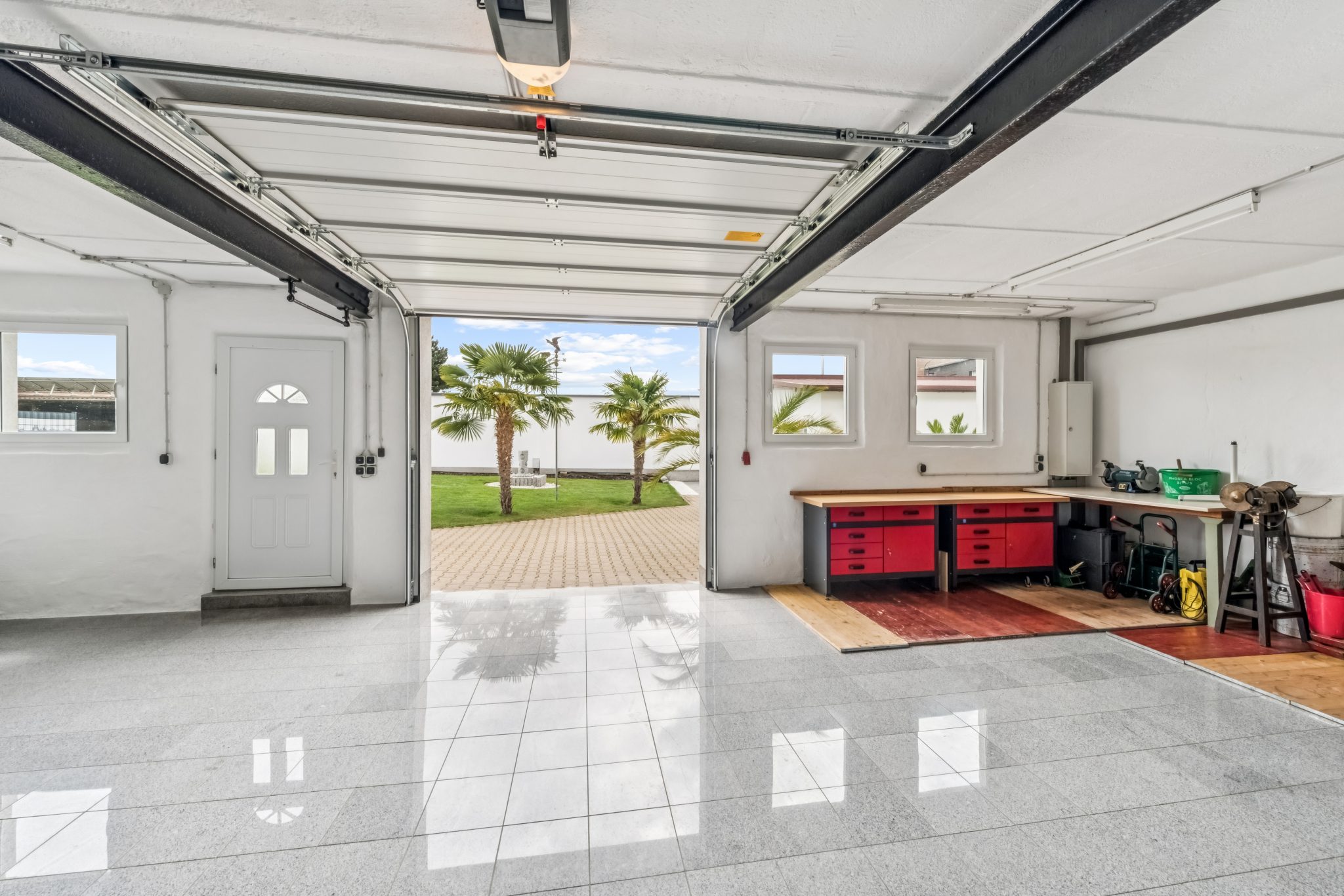 Immobilienangebot - Nörvenich - Alle - Wohnen & Arbeiten perfekt kombiniert – Gepflegtes Zweifamilienhaus mit großzügigem Gewerbeanbau