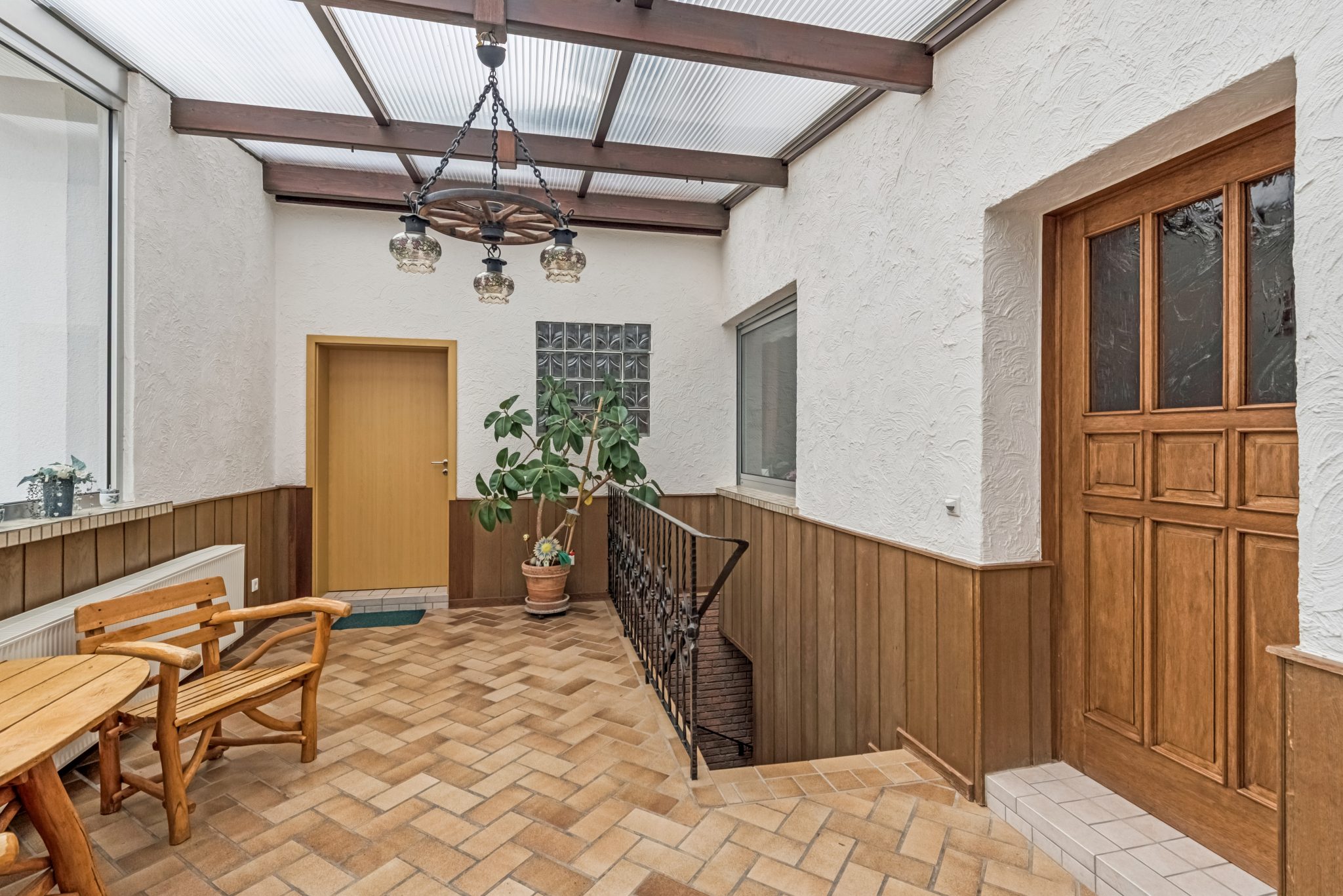 Immobilienangebot - Nörvenich - Alle - Wohnen & Arbeiten perfekt kombiniert – Gepflegtes Zweifamilienhaus mit großzügigem Gewerbeanbau