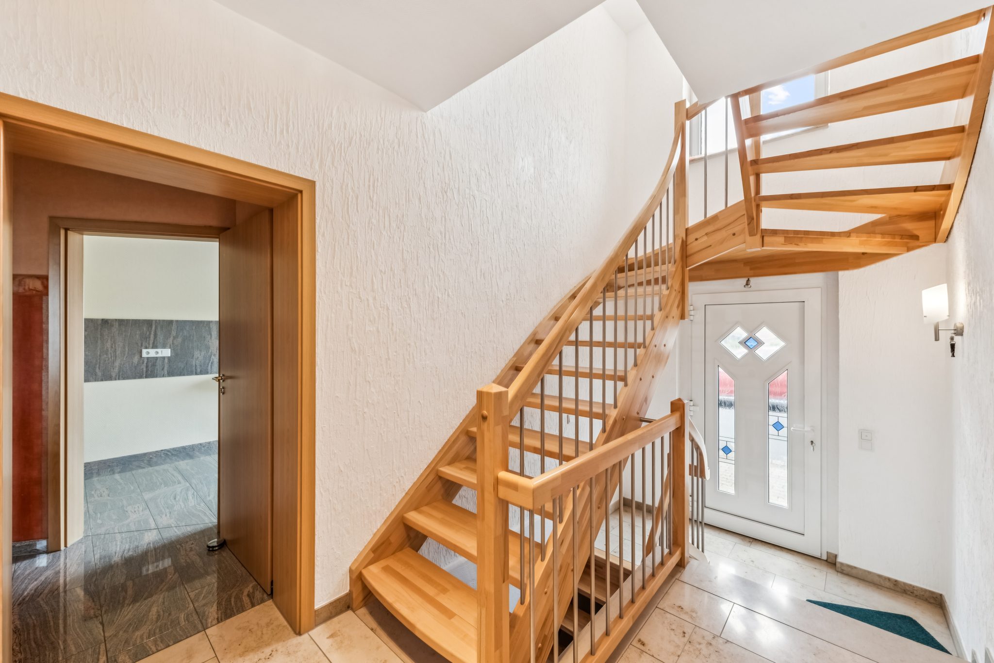 Immobilienangebot - Nörvenich - Alle - Wohnen & Arbeiten perfekt kombiniert – Gepflegtes Zweifamilienhaus mit großzügigem Gewerbeanbau