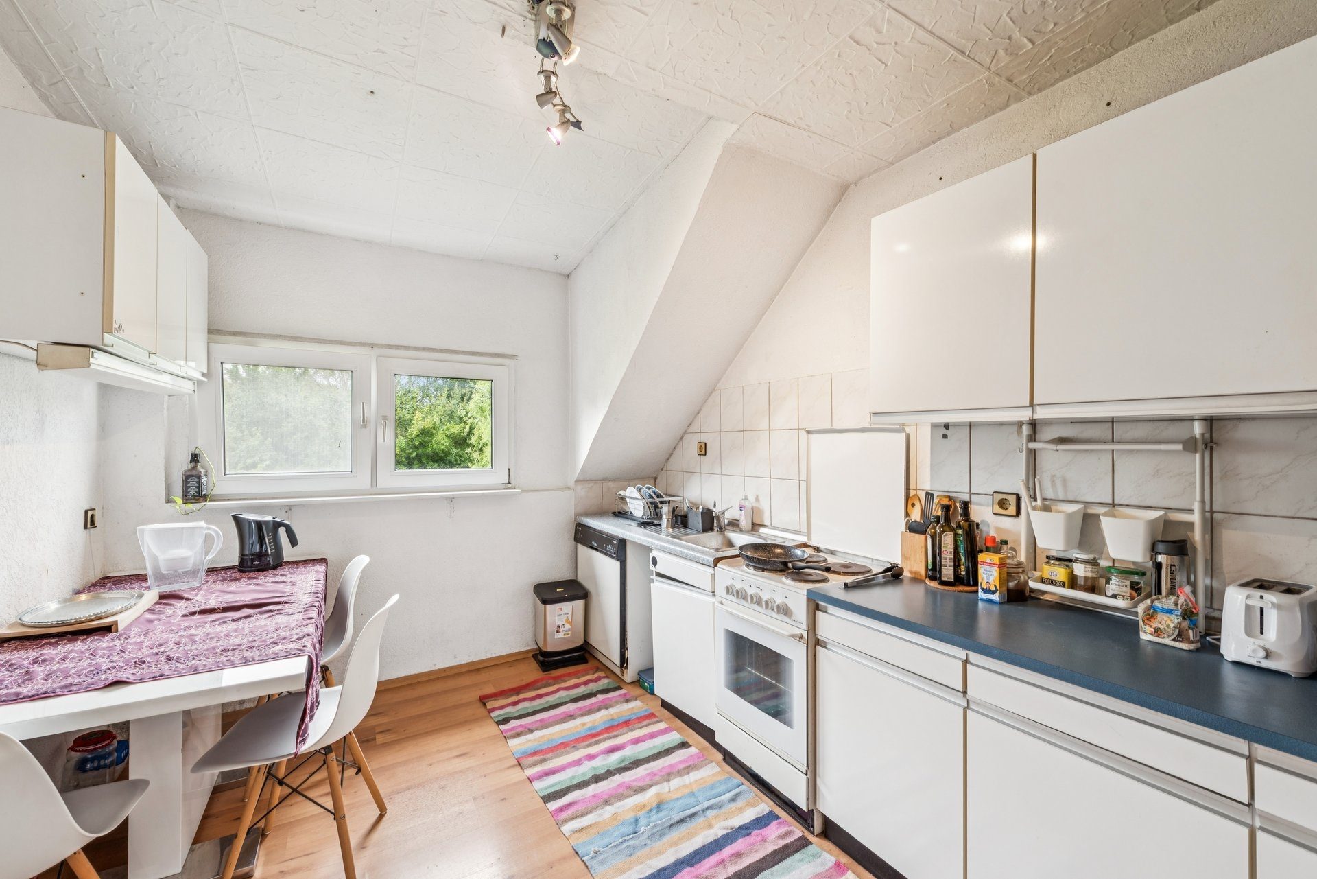 Immobilienangebot - Köln - Alle - Dreifamilienhaus mit Entwicklungspotenzial – leer übergebbar & vielseitig nutzbar