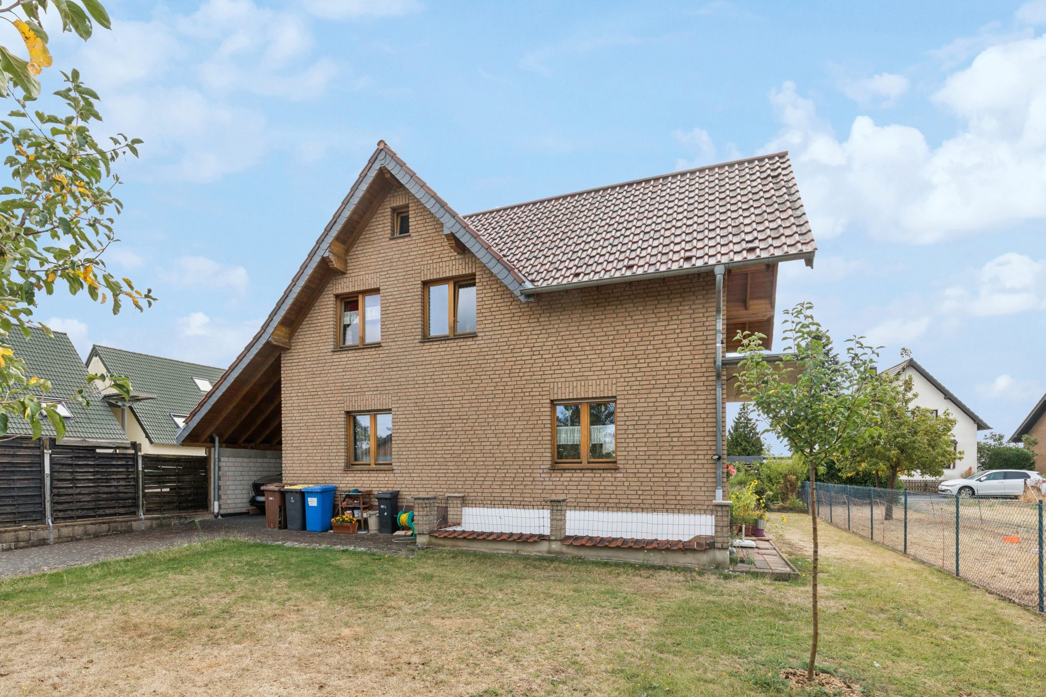 Immobilienangebot - Zülpich - Alle - Großzügiges, freistehendes Massivhaus mit großem Grundstück und vielseitigem Nutzungspotenzial
