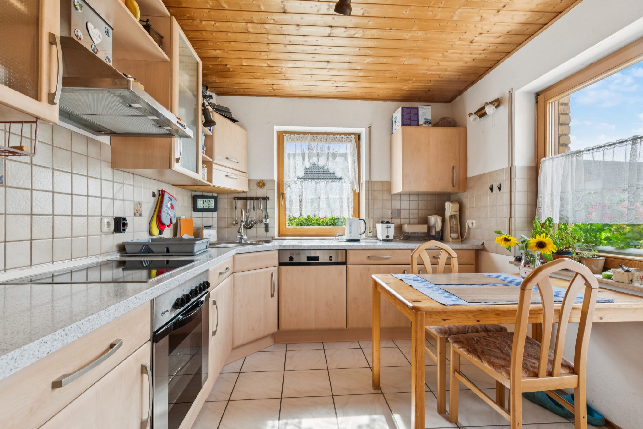 Immobilienangebot - Zülpich - Alle - Großzügiges, freistehendes Massivhaus mit großem Grundstück und vielseitigem Nutzungspotenzial