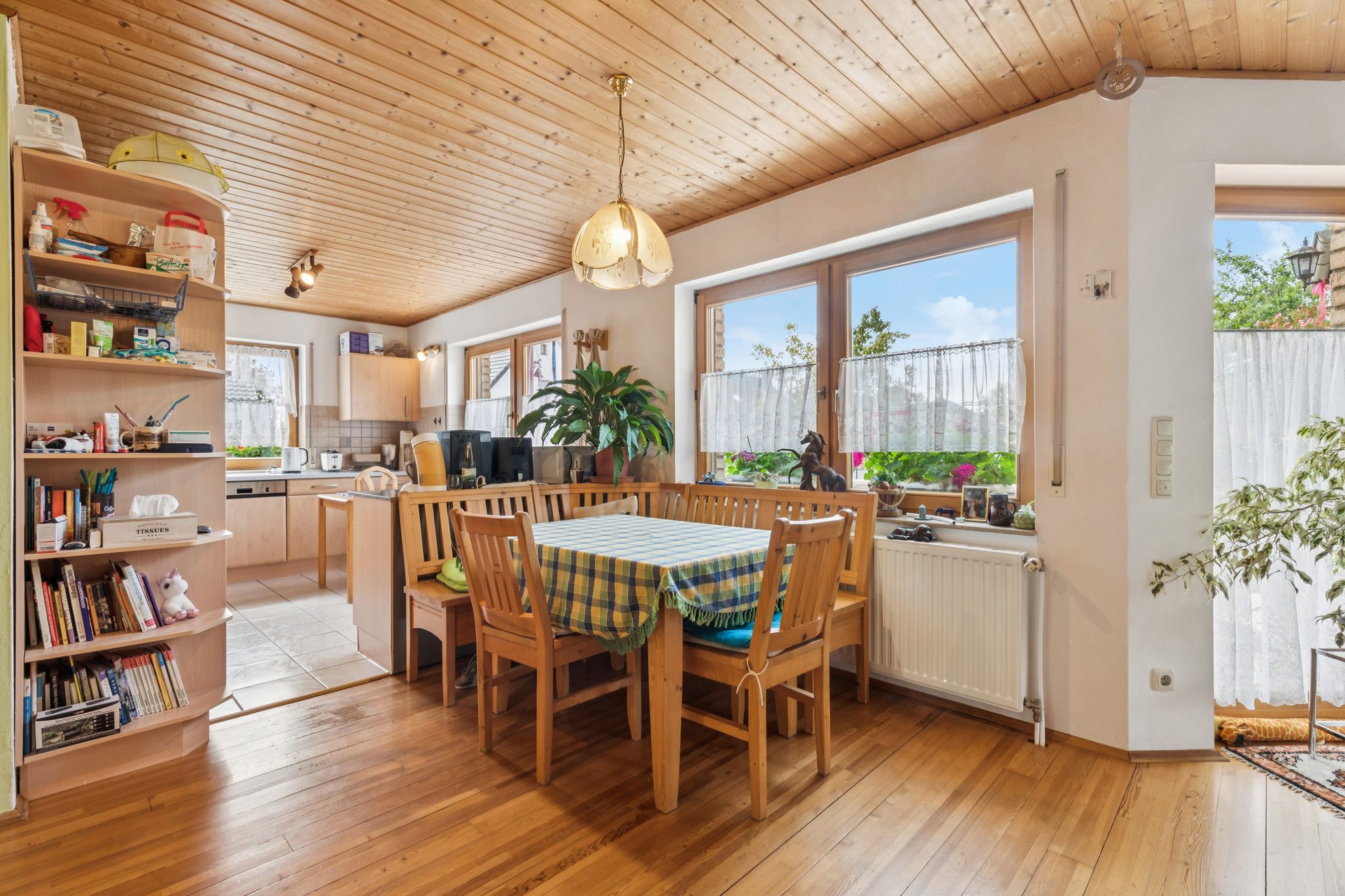 Immobilienangebot - Zülpich - Alle - Großzügiges, freistehendes Massivhaus mit großem Grundstück und vielseitigem Nutzungspotenzial