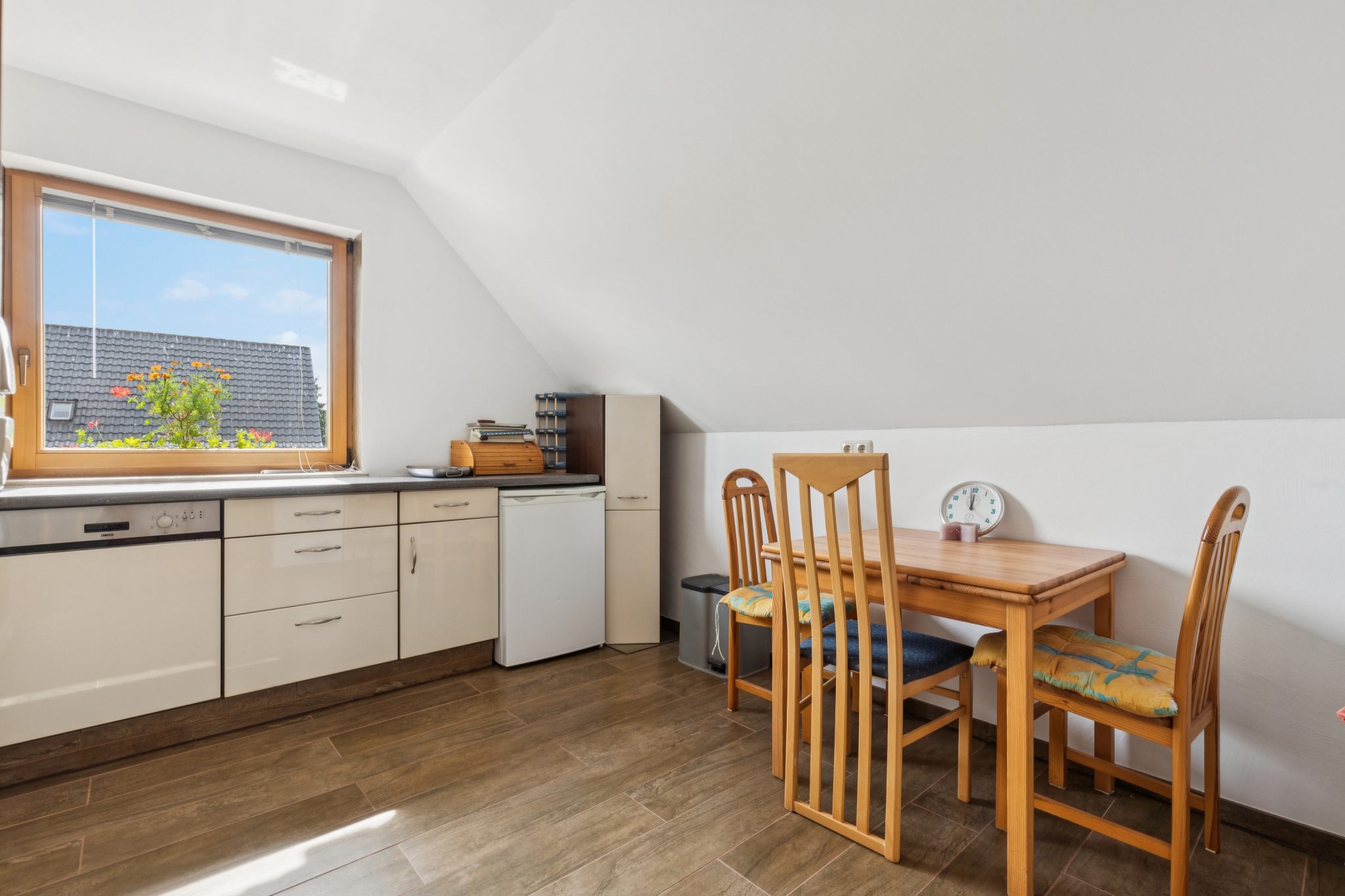 Immobilienangebot - Zülpich - Alle - Großzügiges, freistehendes Massivhaus mit großem Grundstück und vielseitigem Nutzungspotenzial