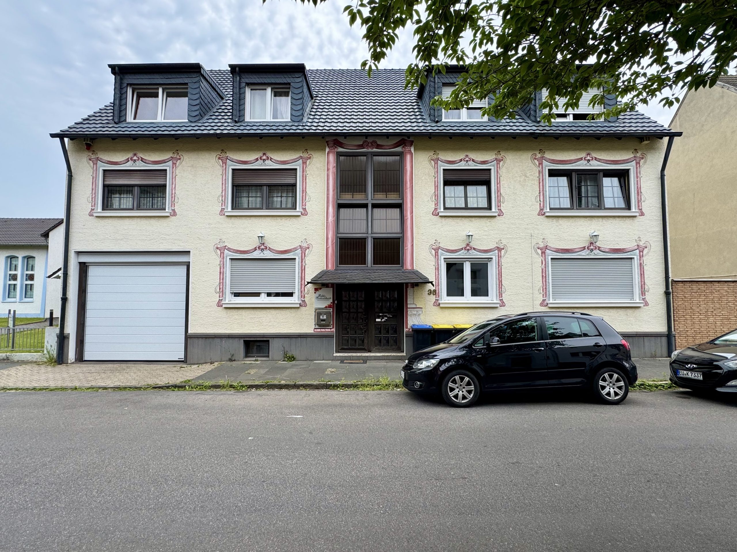 Immobilienangebot - Euskirchen - Alle - Mehrfamilienhaus mit toller Rendite, Zentrale Lage und hohe Mieteinnahme