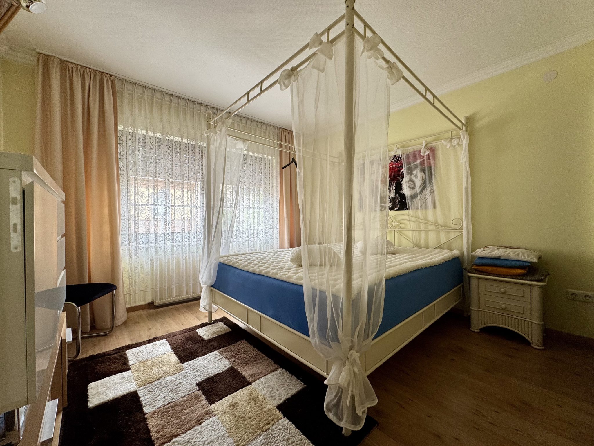 Immobilienangebot - Euskirchen - Alle - Mehrfamilienhaus mit toller Rendite, Zentrale Lage und hohe Mieteinnahme
