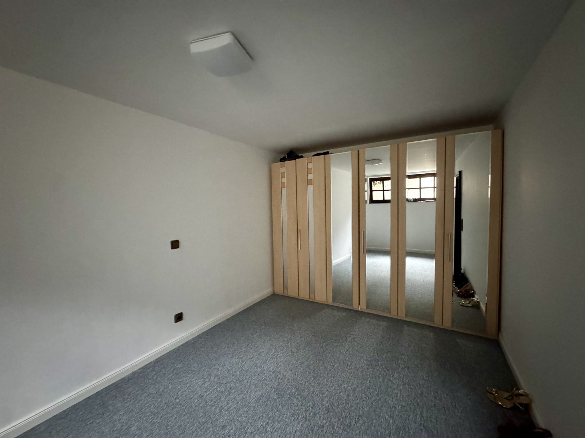 Immobilienangebot - Euskirchen - Alle - Mehrfamilienhaus mit toller Rendite, Zentrale Lage und hohe Mieteinnahme