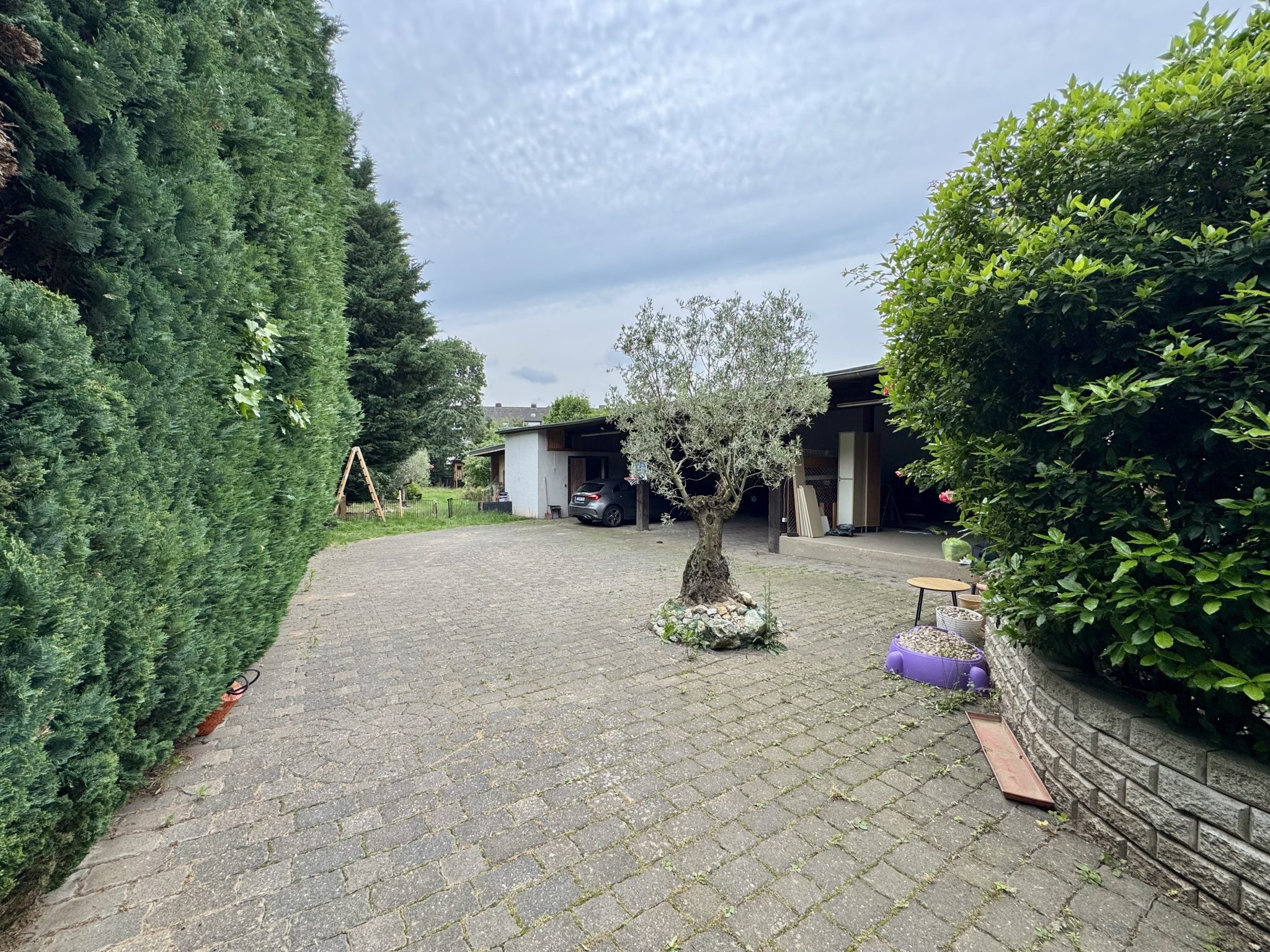 Immobilienangebot - Euskirchen - Alle - Mehrfamilienhaus mit toller Rendite, Zentrale Lage und hohe Mieteinnahme