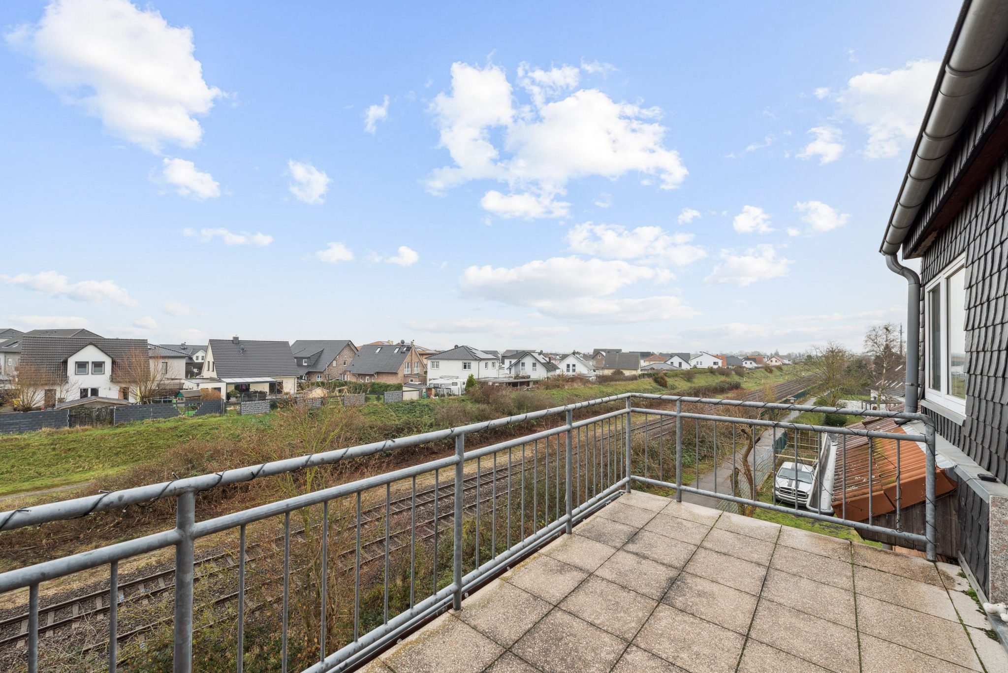 Immobilienangebot - Weilerswist - Alle - Attraktives 5-Familienhaus in Weilerswist-Vernich – voll vermietet, 5,5 % Rendite