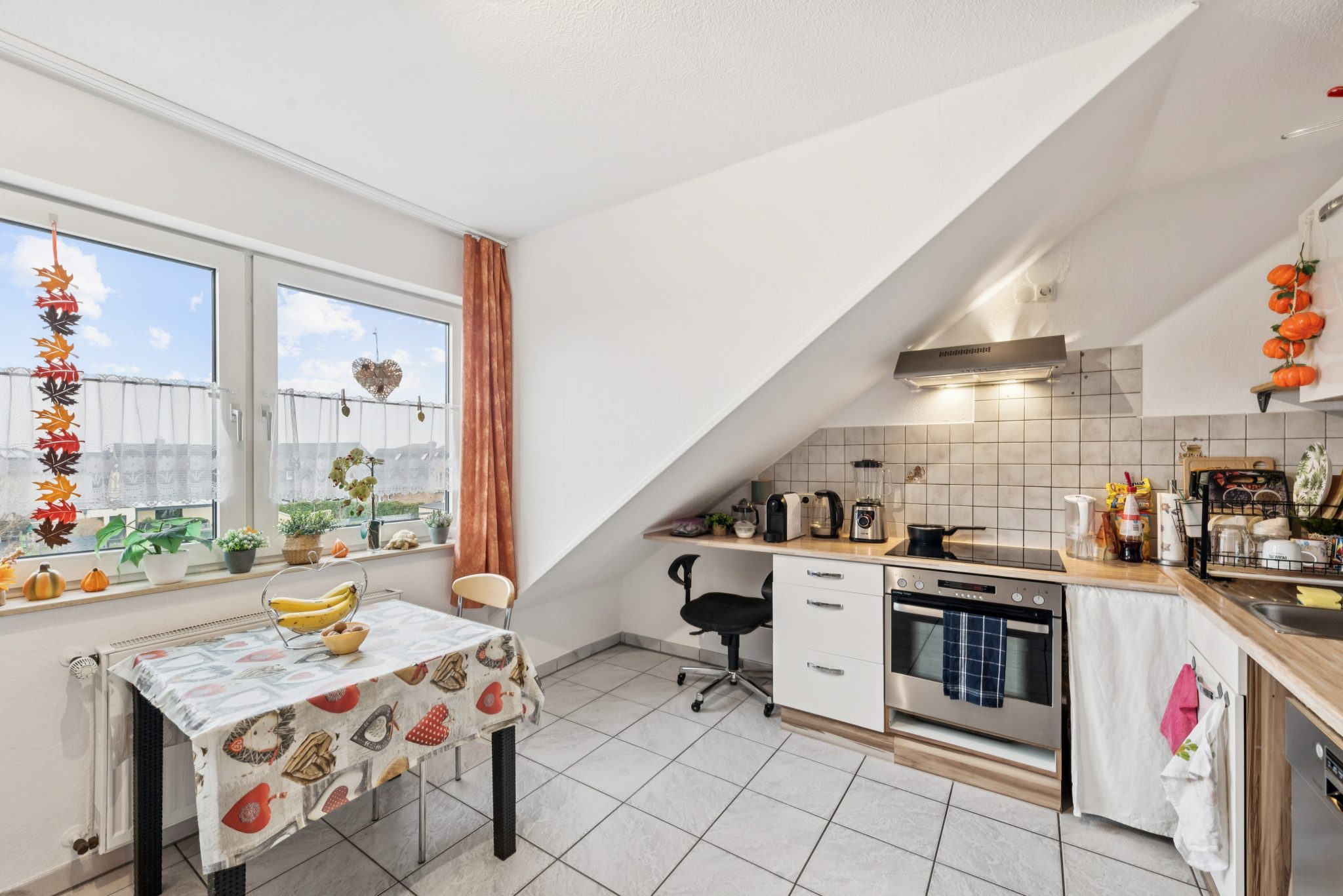 Immobilienangebot - Weilerswist - Alle - Attraktives 5-Familienhaus in Weilerswist-Vernich – voll vermietet, 5,5 % Rendite