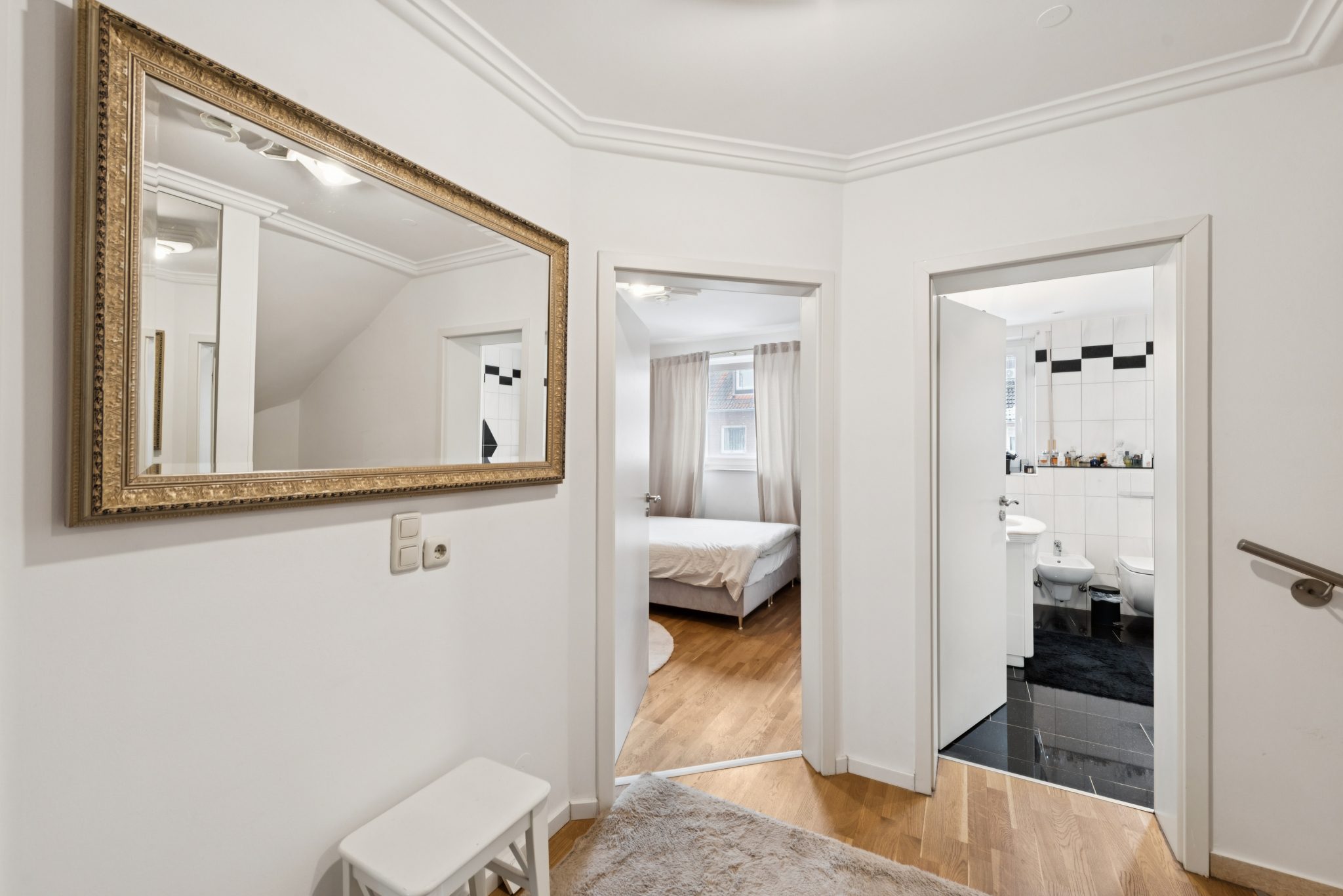 Immobilienangebot - Köln - Alle - Einziehen & Wohlfühlen – Stilvolle Doppelhaushälfte mit Terrasse und Kamin