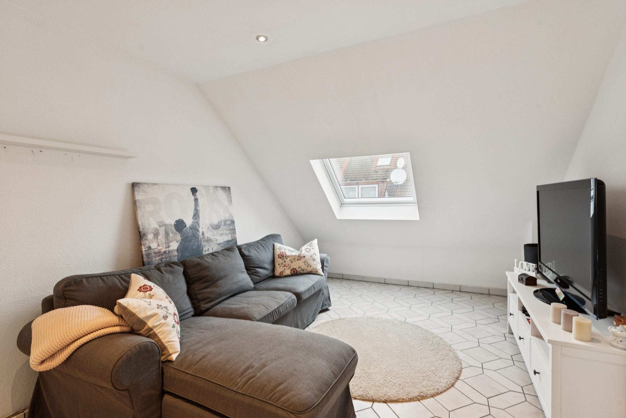 Immobilienangebot - Köln - Alle - Einziehen & Wohlfühlen – Stilvolle Doppelhaushälfte mit Terrasse und Kamin