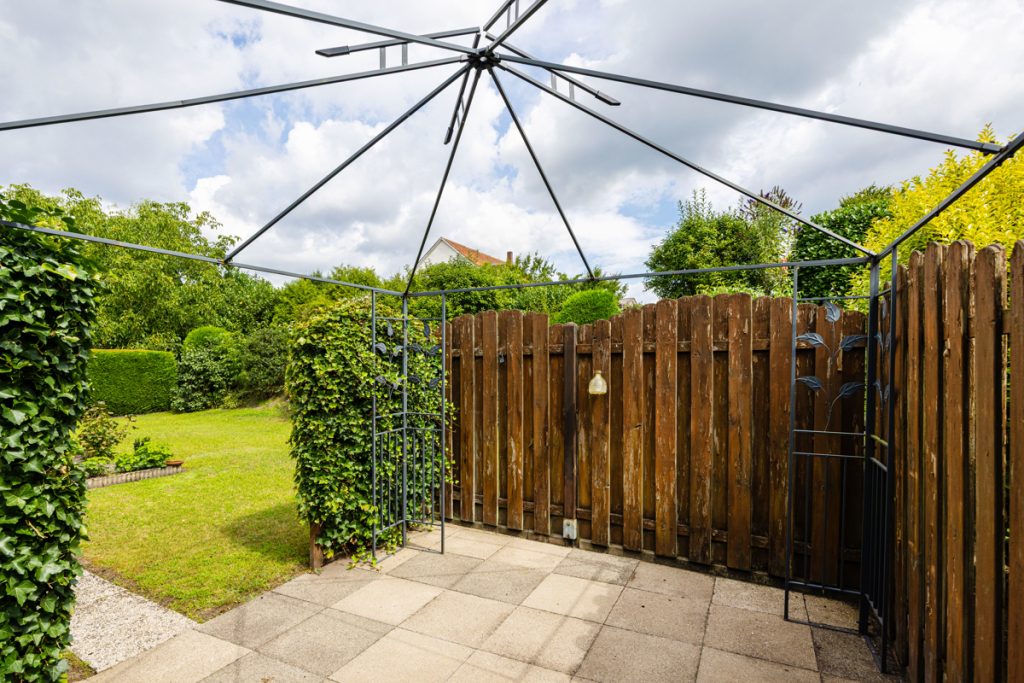 Immobilienangebot - Halle/Westf. - Alle - Ein tolles Angebot! 
Freistehendes Einfamilienhaus mit Garage und übergroßem Carport