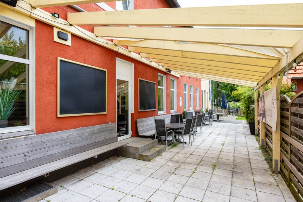 Immobilienangebot - Halle-Hörste - Alle - Traditionsimmobilie mit einem Baugrundstück