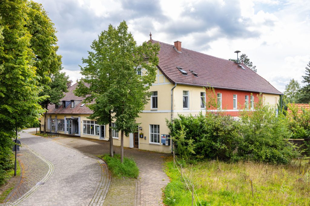 Immobilienangebot - Halle-Hörste - Alle - Traditionsimmobilie mit einem Baugrundstück