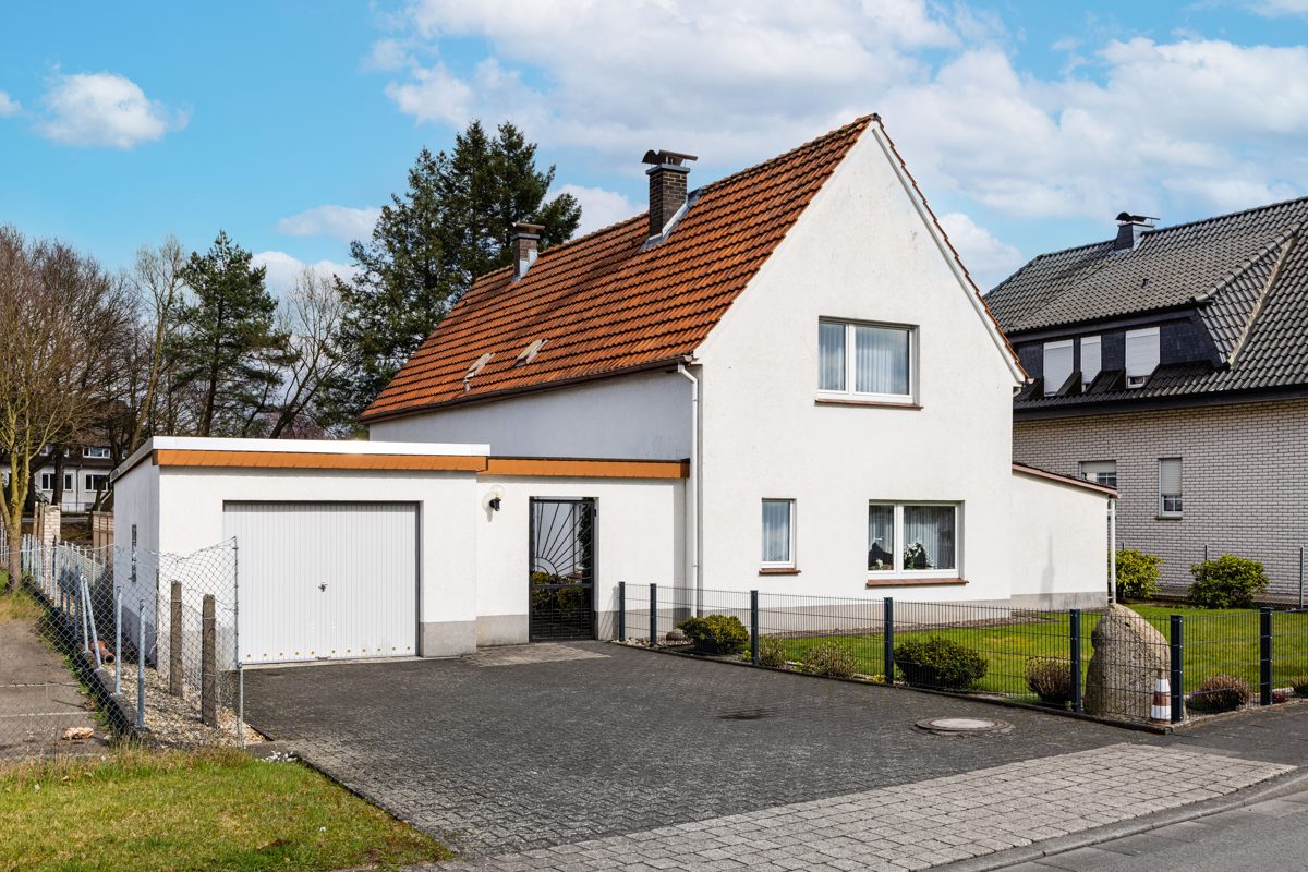 Immobilienangebot - Bielefeld - Alle - Gelegenheit für Macher!
Freistehendes Einfamilienhaus