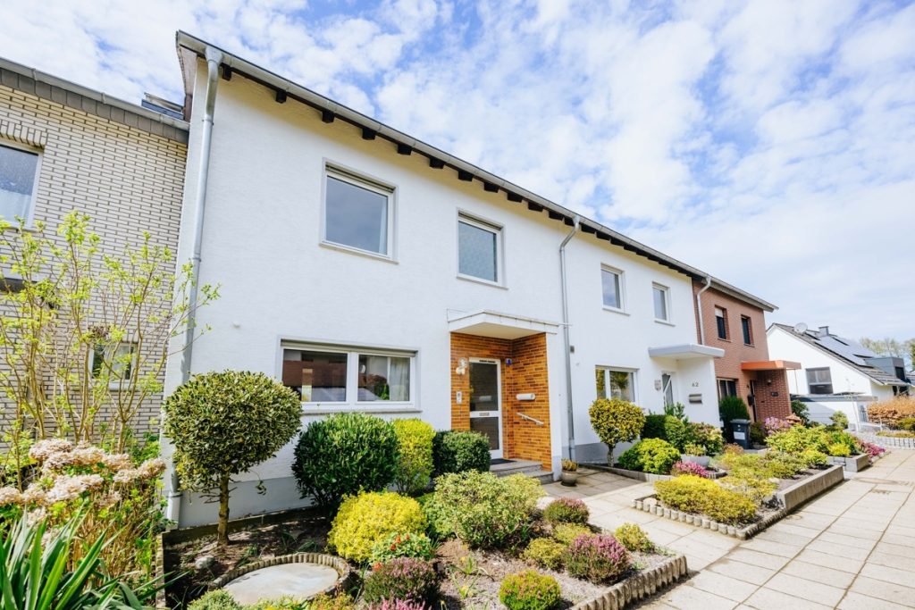 Immobilienangebot - BI-Sennestadt - Alle - Ein Zuhause zum Wachsen - großzügiges Reihenmittelhaus mit Garage