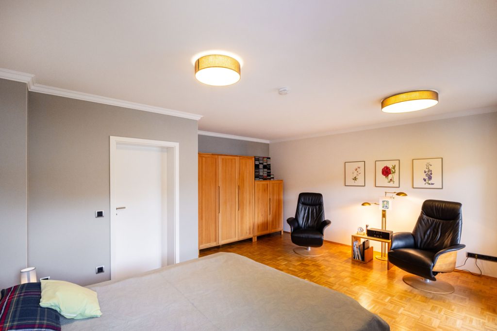 Immobilienangebot - Großdornberg - Alle - Wohnkomfort auf drei Ebenen: Gepflegtes Reihenendhaus in beliebter Lage!
