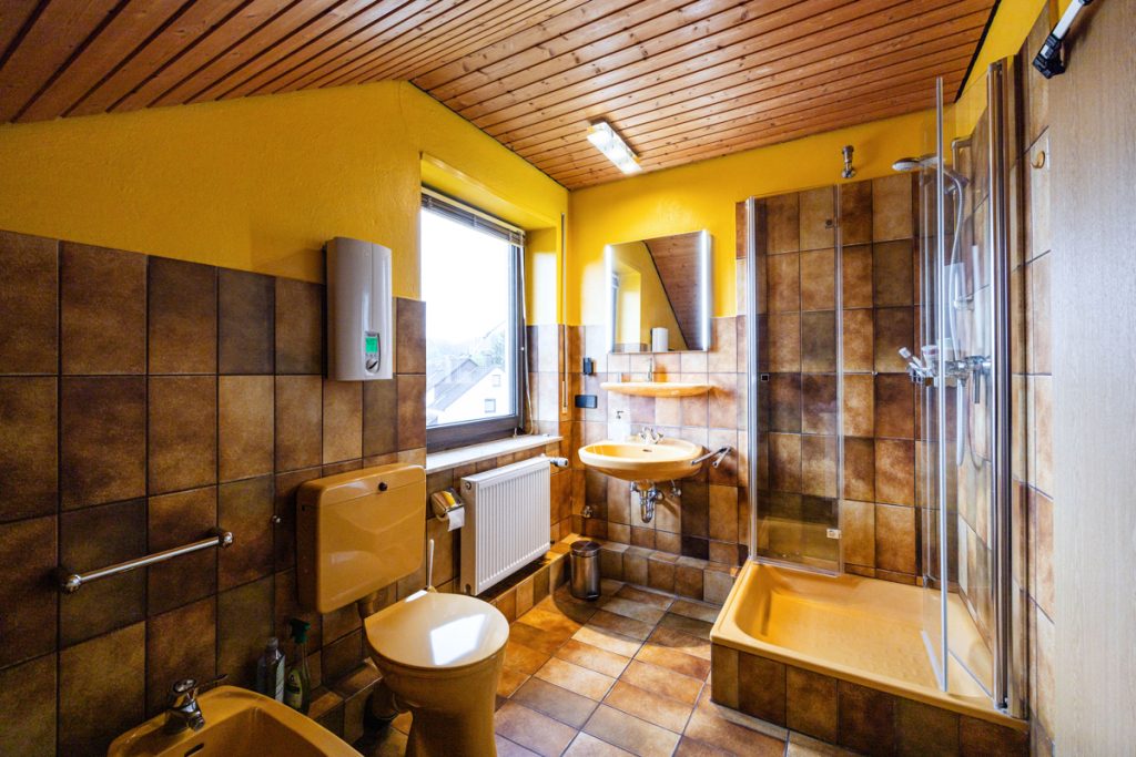 Immobilienangebot - Großdornberg - Alle - Wohnkomfort auf drei Ebenen: Gepflegtes Reihenendhaus in beliebter Lage!