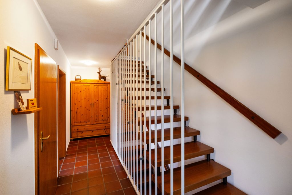 Immobilienangebot - Großdornberg - Alle - Wohnkomfort auf drei Ebenen: Gepflegtes Reihenendhaus in beliebter Lage!