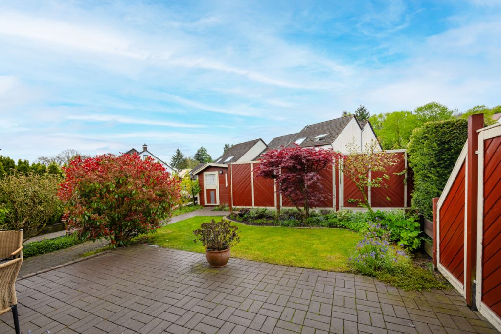 Immobilienangebot - Großdornberg - Alle - Wohnkomfort auf drei Ebenen: Gepflegtes Reihenendhaus in beliebter Lage!