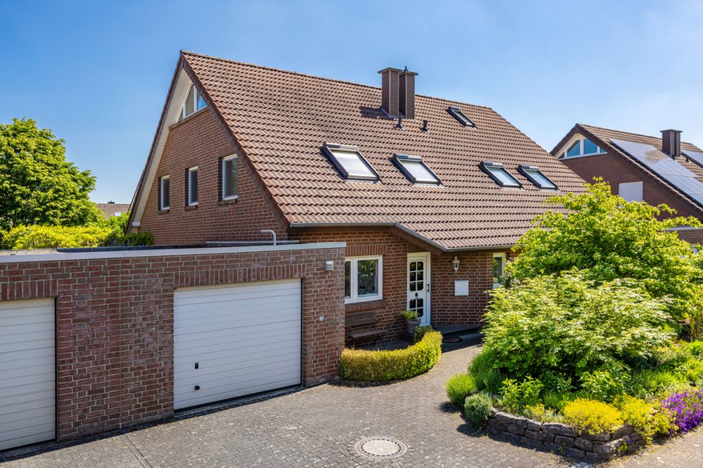 Immobilienangebot - Gütersloh - Alle - Im beliebten Isselhorst!
Doppelhaushälfte mit Garage