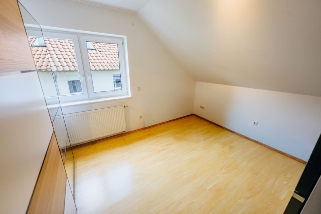 Immobilienangebot - BI-Brackwede - Alle - Charmantes Zuhause mit Balkon, Carport & Komfort – Gepflegte 3-Zimmer-Wohnung