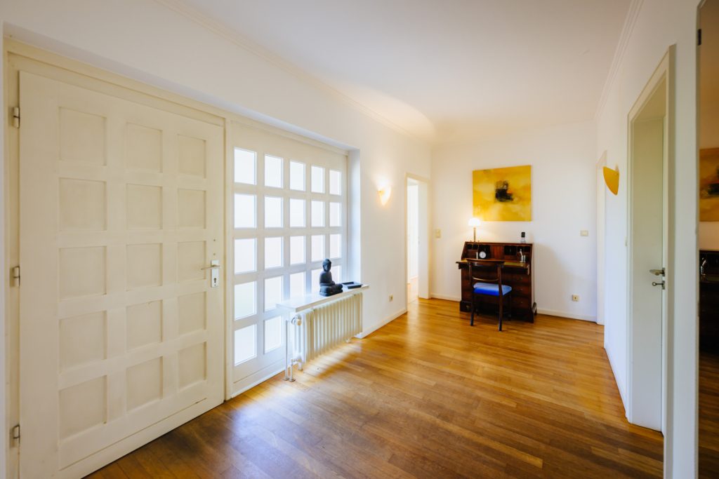 Immobilienangebot - Bielefeld / Senne - Alle - Umgeben von Grün! – 5-Zimmer-Bungalow mit Doppelgarage