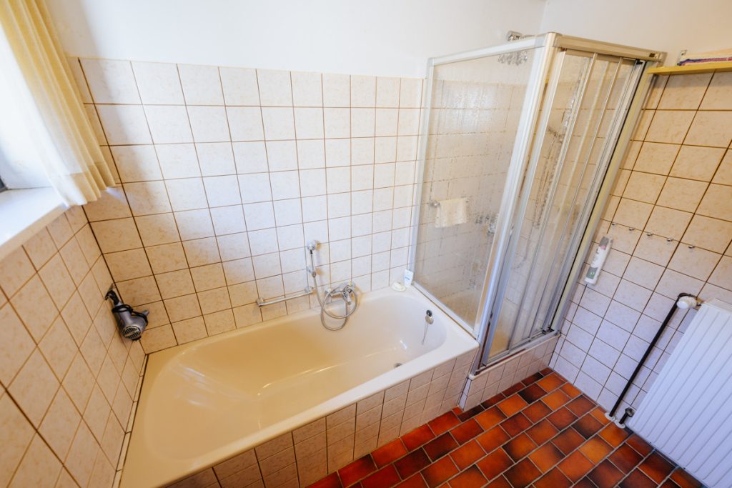 Immobilienangebot - Bielefeld - Alle - Attraktives Angebot! Reihenendhaus mit Garage
