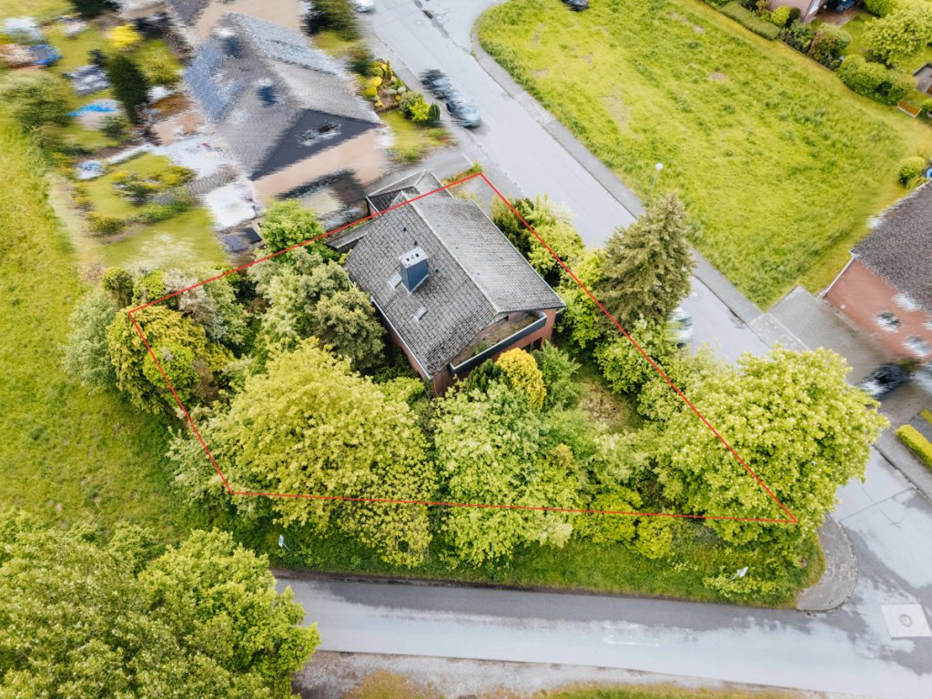 Immobilienangebot - Gütersloh - Grundstücke - Erstbesichtigung: Samstag 30.05 / 13 - 14 Uhr / Drosselweg 1  in 33335 Gütersloh