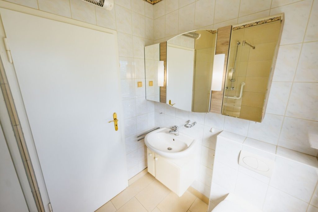 Immobilienangebot - Bi-Sennestadt - Alle - Ruhe, Platz und Potenzial - Reihenmittelhaus mit zwei Wohneinheiten
